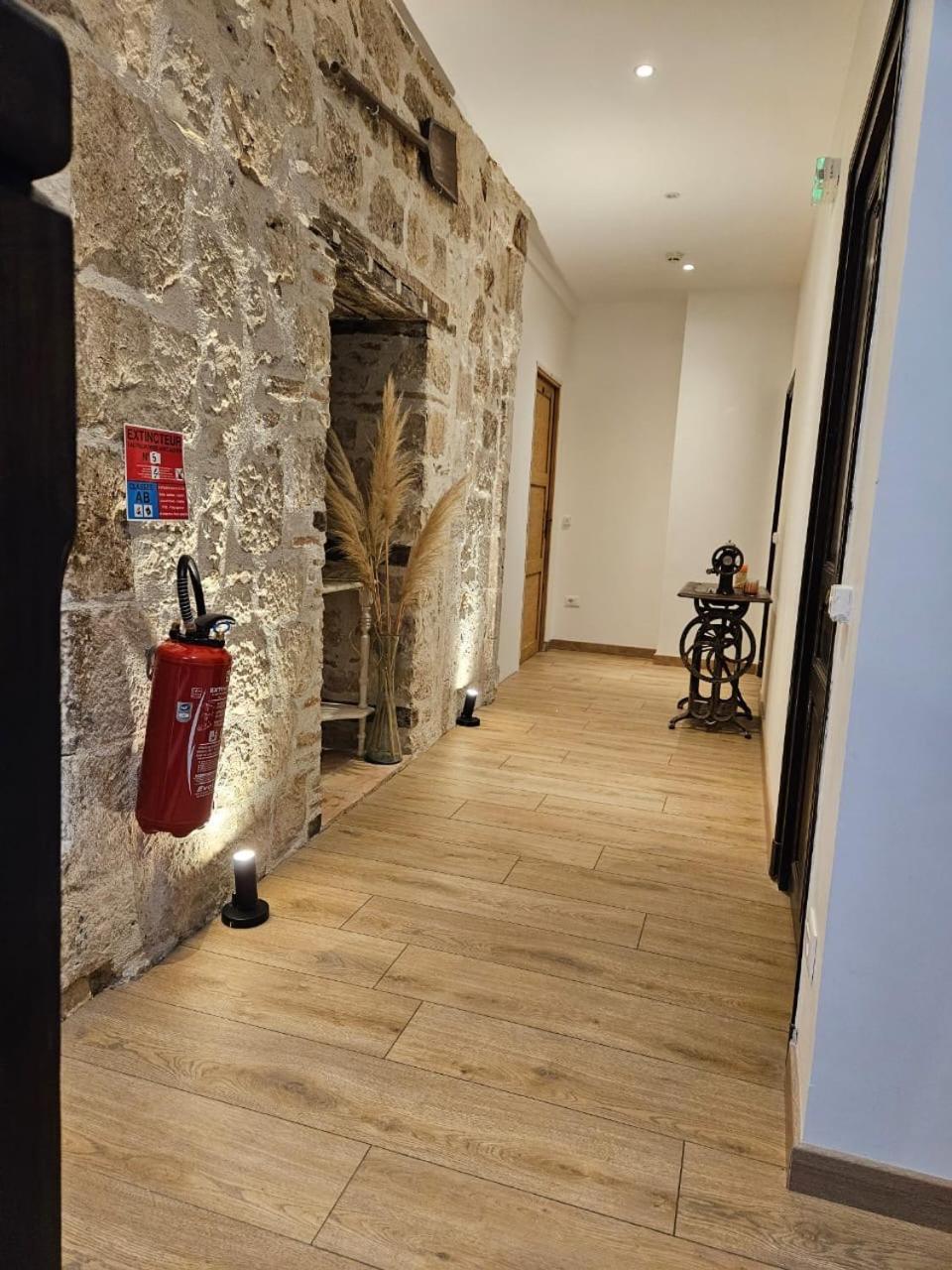 Le Beffroi Apart otel Tournon-dʼAgenais Dış mekan fotoğraf
