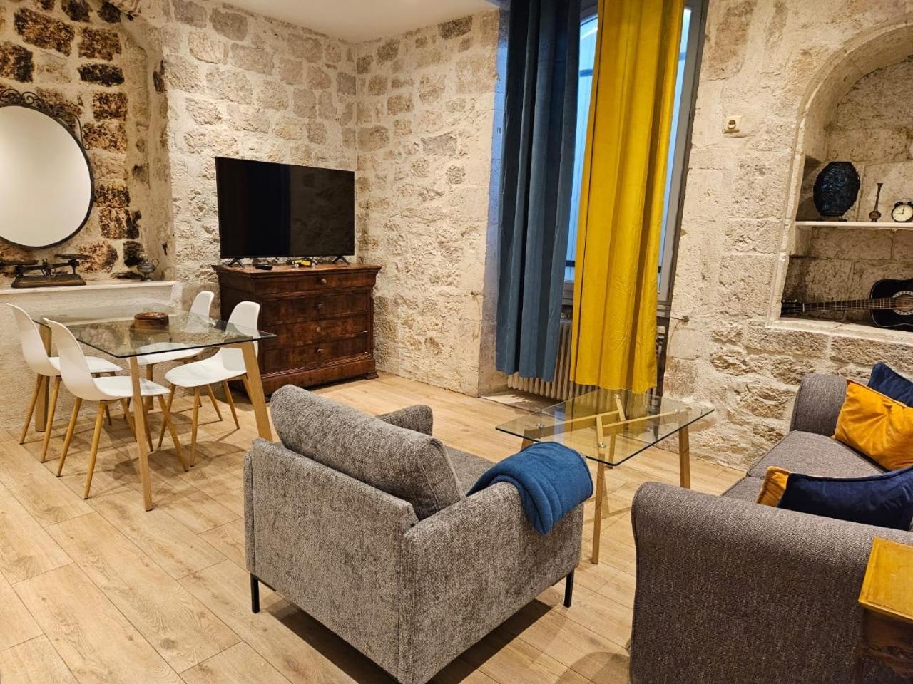 Le Beffroi Apart otel Tournon-dʼAgenais Dış mekan fotoğraf